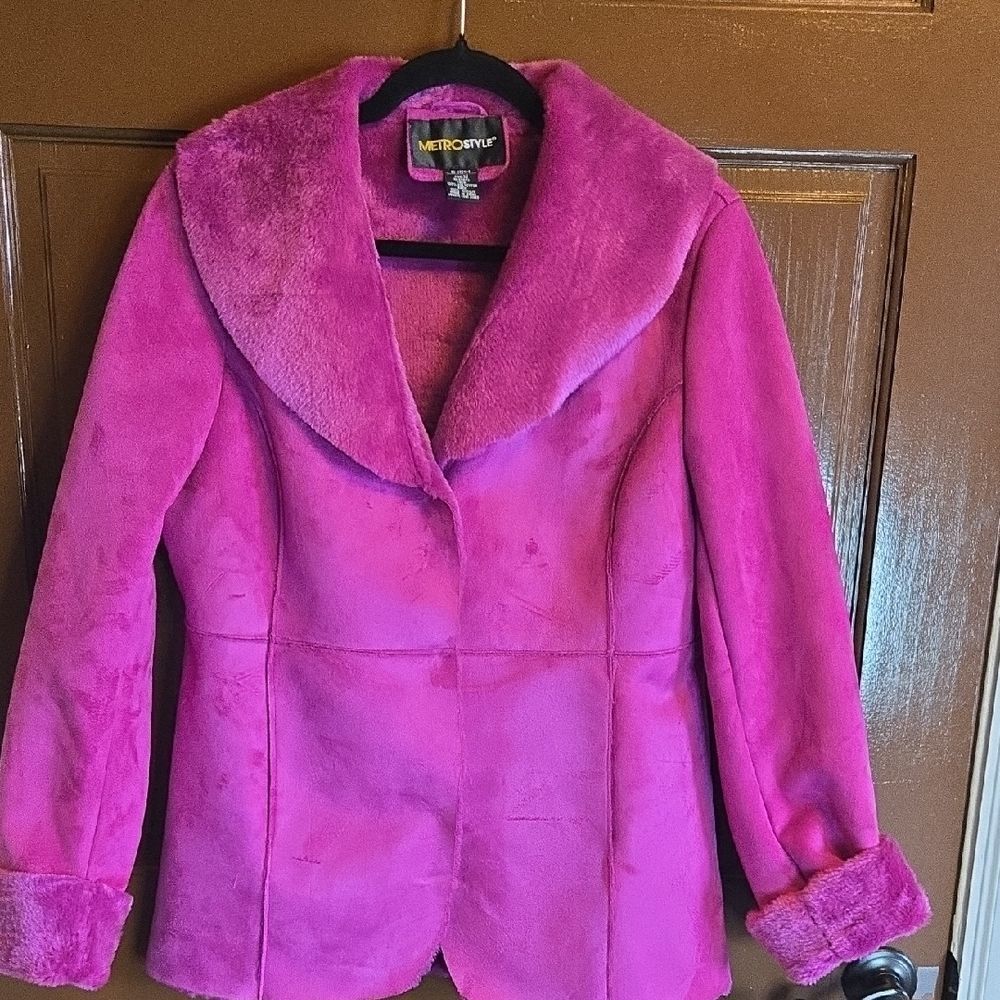 Metrostyle-Pink faux suede jacket with faux fur on collar and sleeves Sz M.